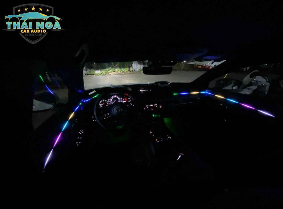 Lắp LED nội thất Mazda3 64 màu chạy đuổi cao cấp V3, V4 Master Pro
