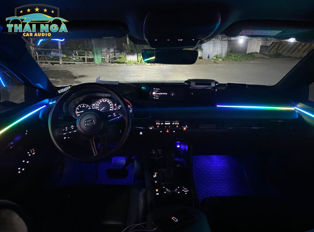 Lắp LED nội thất Mazda3 64 màu chạy đuổi cao cấp V3, V4 Master Pro