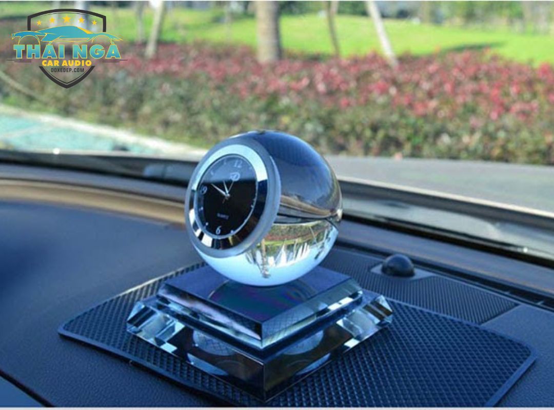 82-1 nước hoa ô tô