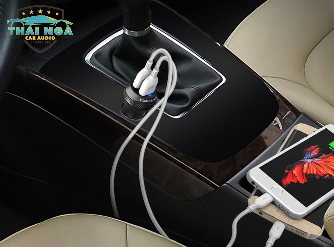92-1 sạc điện thoại trên ô tô