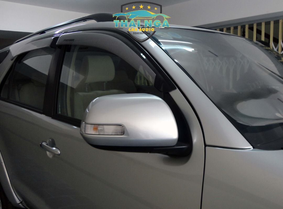 DÁN PHIM XE TOYOTA FORTUNER