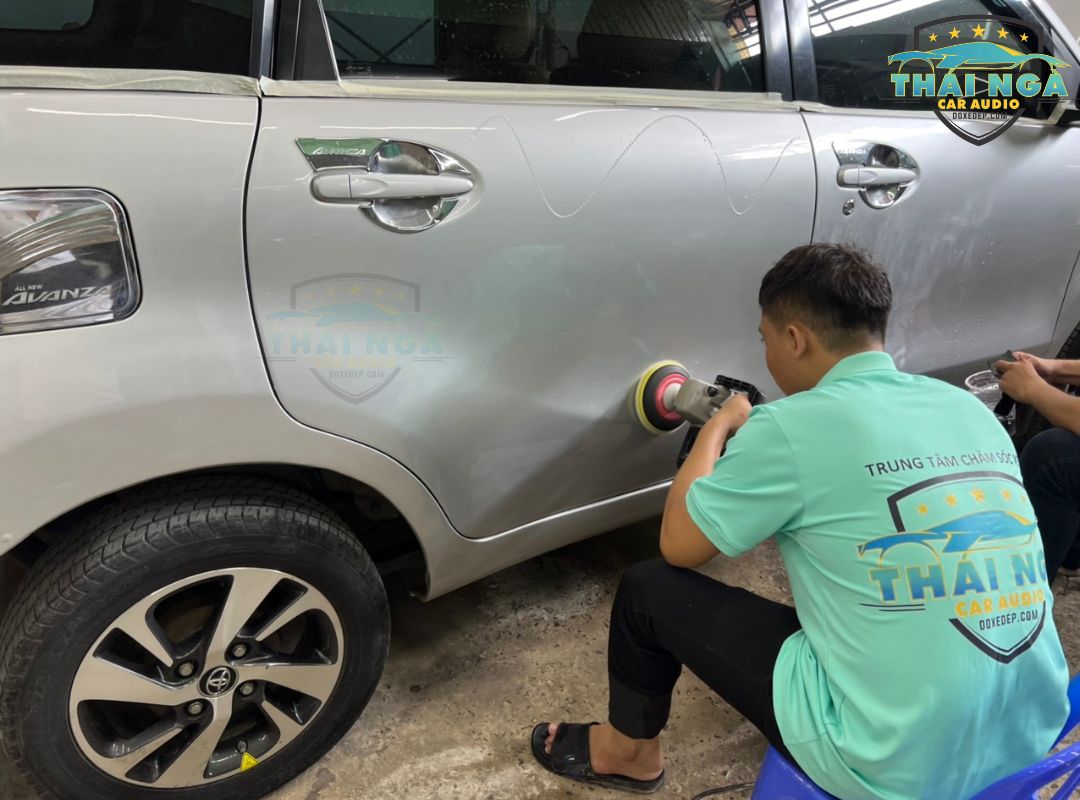 Đánh bóng xe ô tô là gì? Lợi ích và những lưu ý cần biết