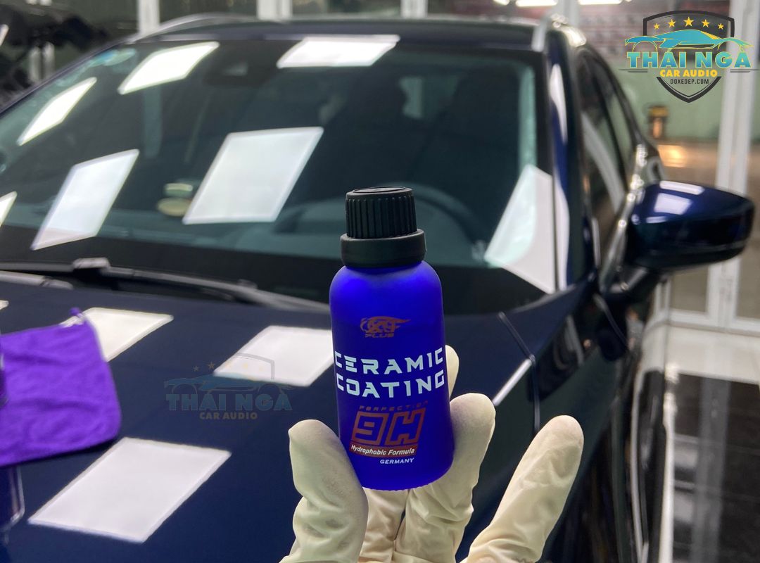 danh-bong-o-to-la-gi-9 phủ ceramic là bước cuối cùng của đánh bóng xe ô tô