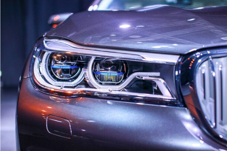 Độ bóng đèn pha/đèn hậu Độ bóng đèn pha/đèn hậu