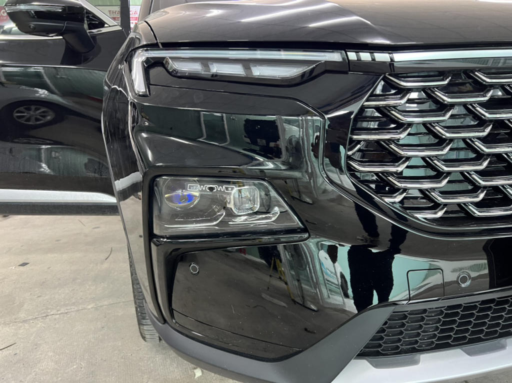 do-den-o-to-01 Độ đèn ô tô tăng tính thẩm mỹ cho xe.