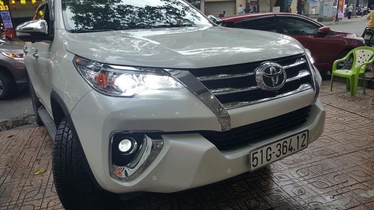 Độ đèn Toyota Fortuner Độ đèn Toyota Fortuner
