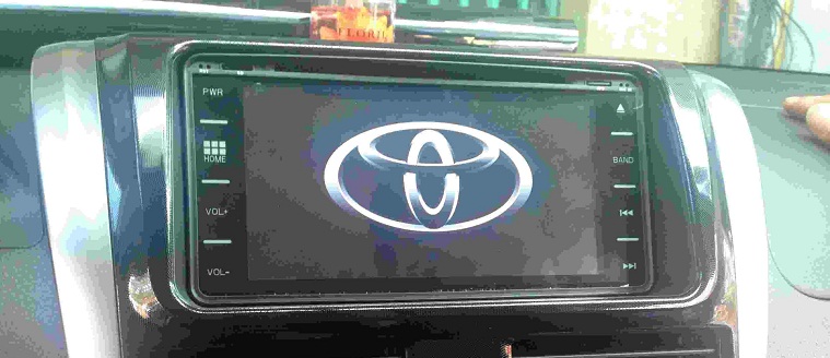 man-hinh-toyota-fortuner-10 Màn hình Toyota Fortuner