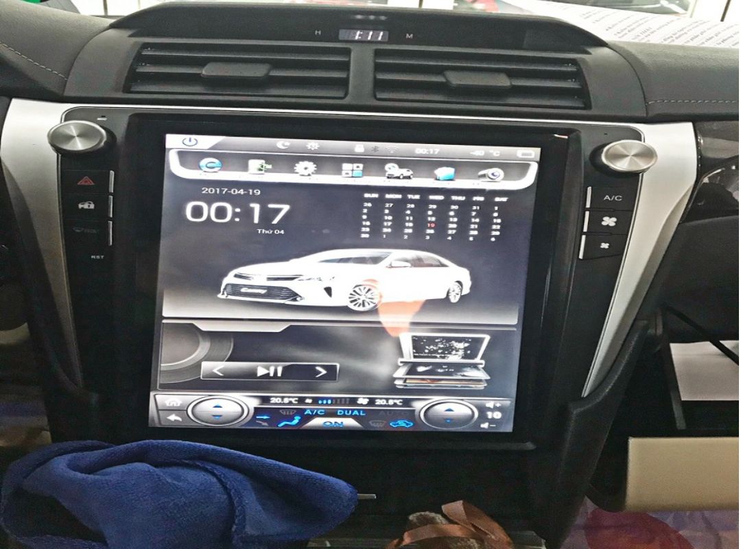 man-hinh-xe-camry-tesla_android