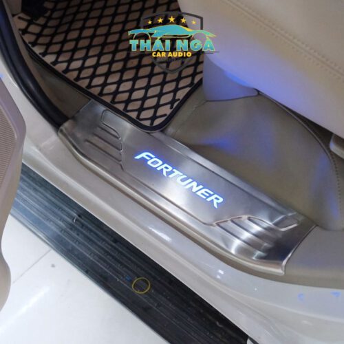 NẸP BƯỚC CHÂN CÓ ĐÈN