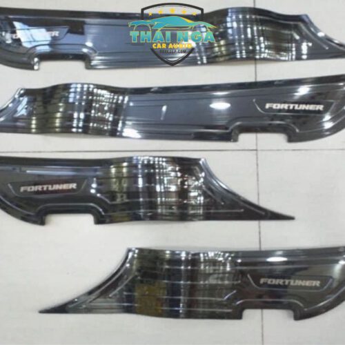 ỐP CỬA TRONG TITAN