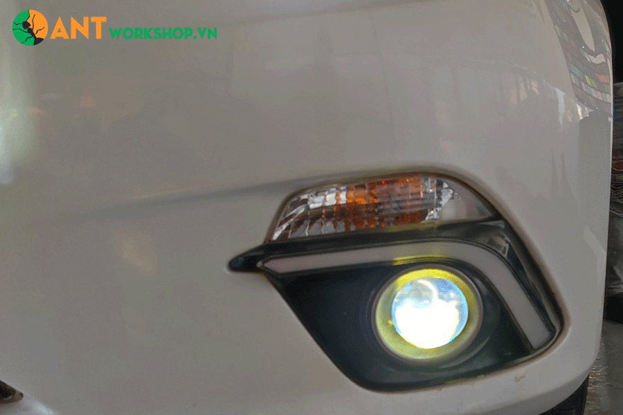 test-den-gam Đèn gầm 3 màu