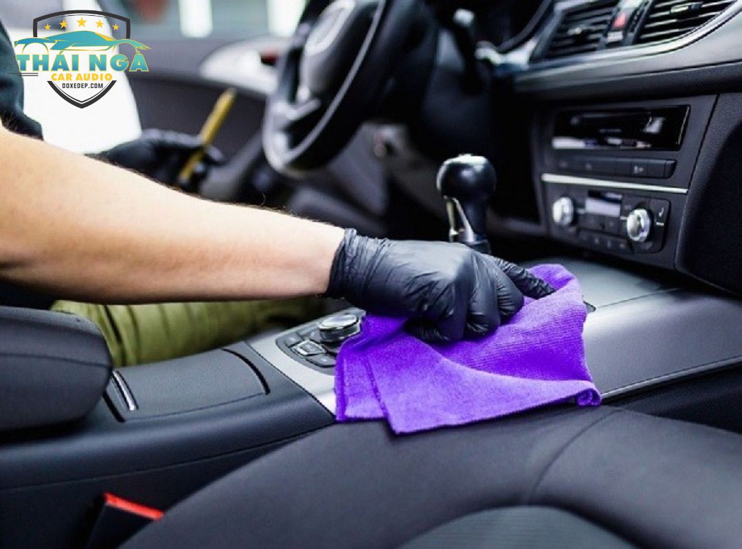 ve_sinh_noi_that_oto_02